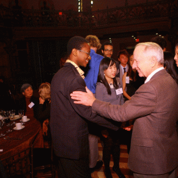 Shelby Davis '58 with Davis United World College Scholars