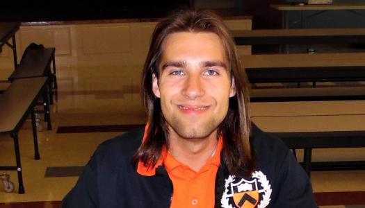 Thomas Ray Garcia ’16 builds relationships and a nonprofit to help Latino students
