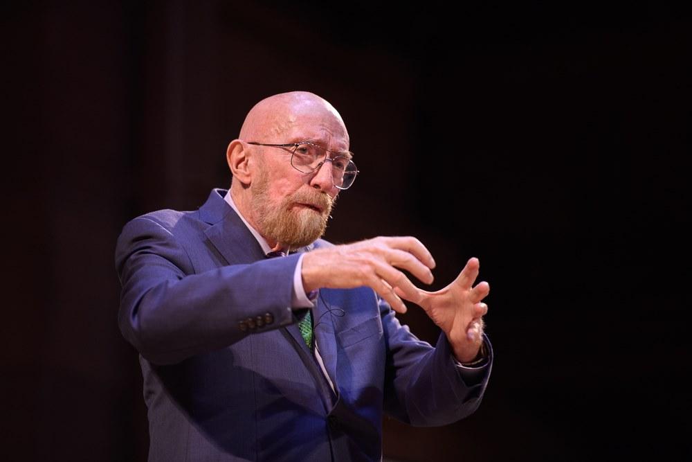 Kip Thorne giving Madison Medal address at Alumni Day