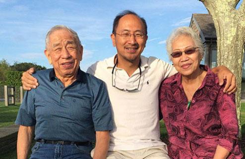 Peter Yu with parents