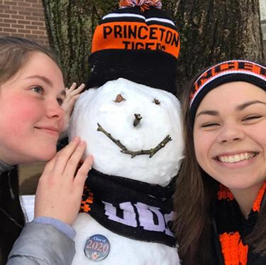 Aoife Bennett '20 and Dayna Valek '20