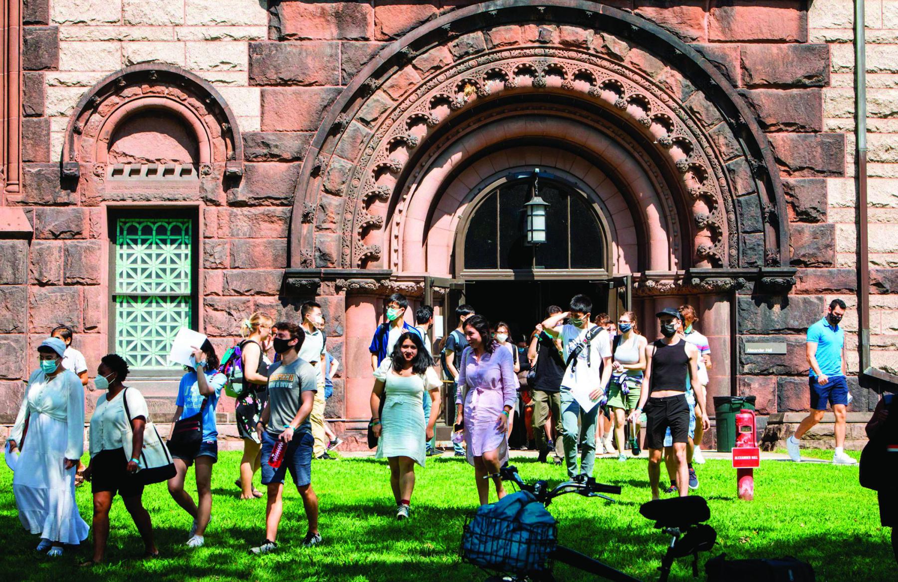 Students outside Alexander Hall