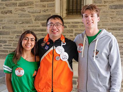 Jamie Ding stands with Princeton students Jeopardy! champion Jamie Ding, Class of 2013, meets Class of 2027 members Aimee Rosario (left) and Parker Lenoce (right)
